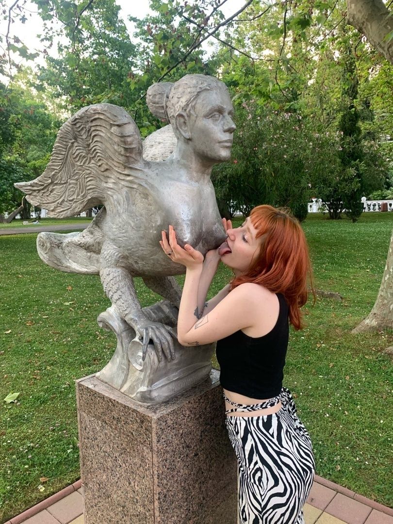 получается две богини